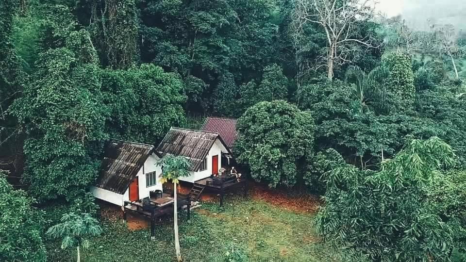 Jungle Guest House Mae Hong Son Exterior photo